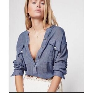 Free People Talk To Me Top Blue raw hem blouse size XS Retails $98